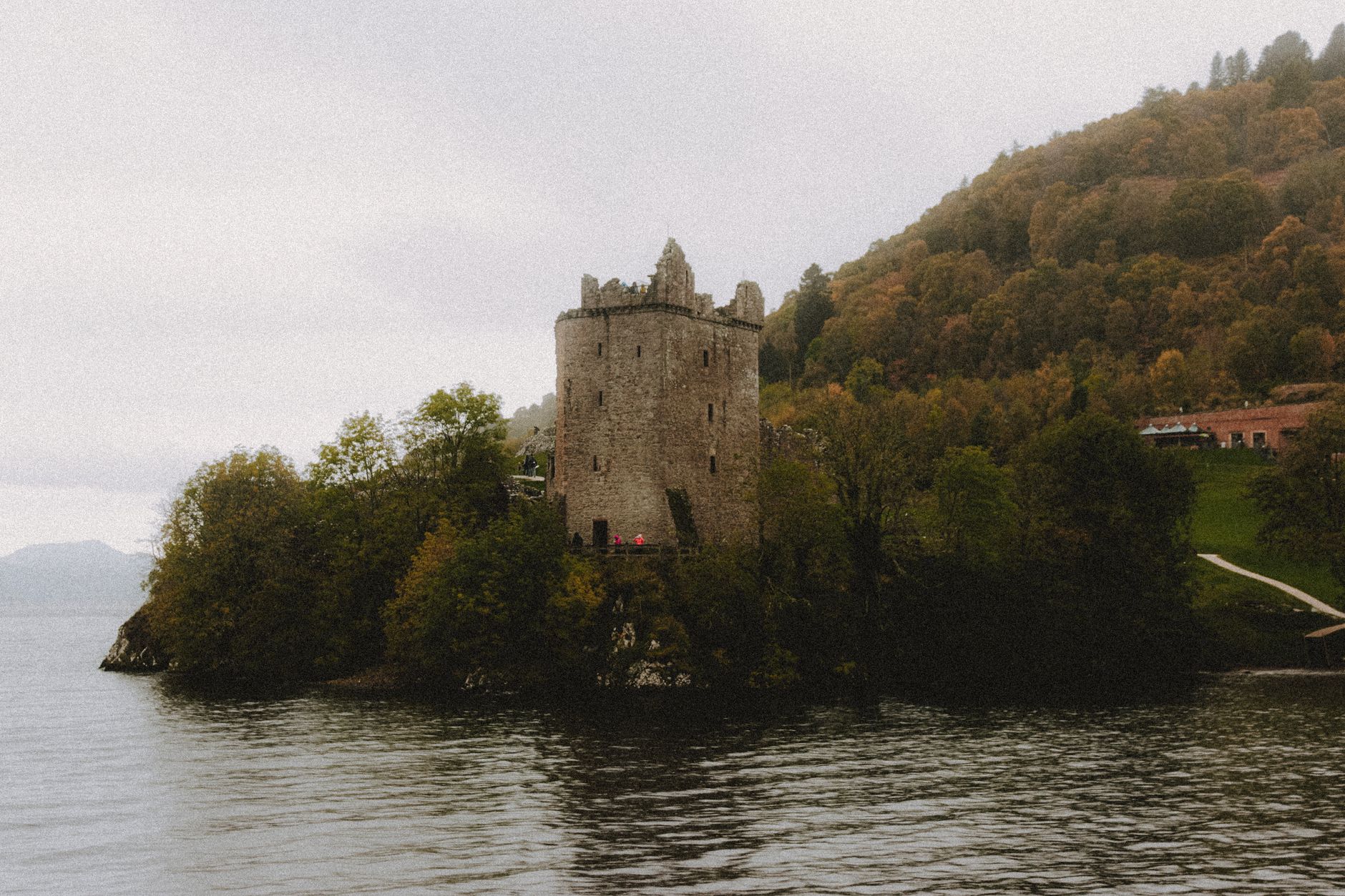 Panorama des hébergements autour du Loch Ness