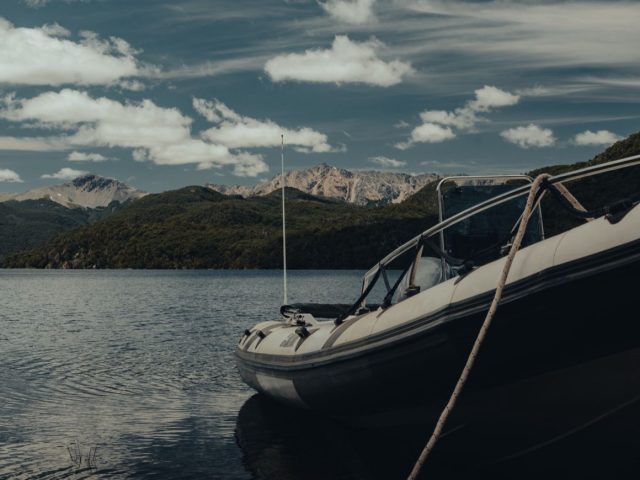 RIB rapide ou croisière tranquille sur le Loch Ness : que choisir